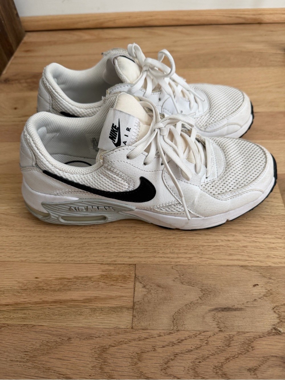 Nike Air Max White Mesh Sneakers with Black Swoosh Size 7.5